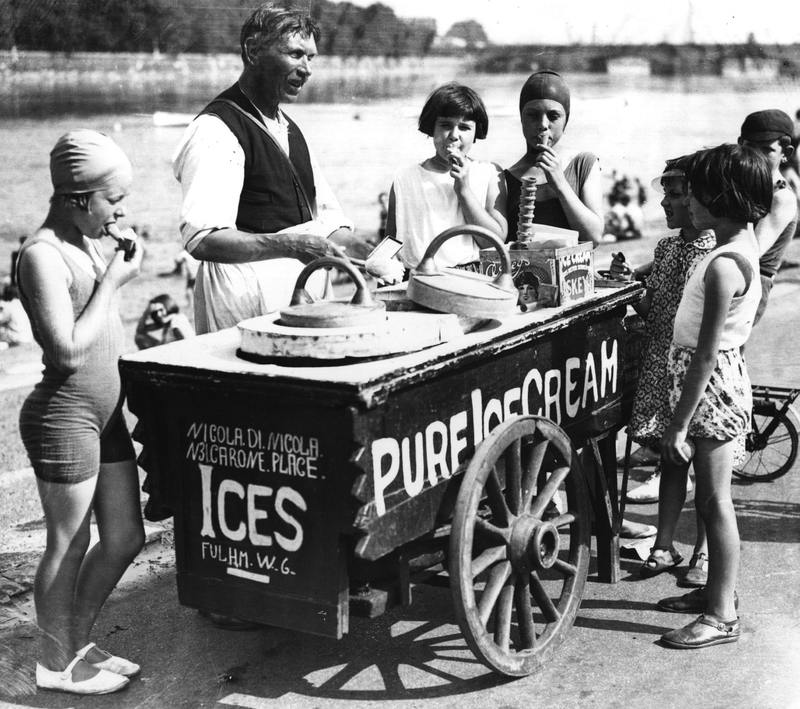 Illustration for article titled There's Nothing Photographers Love More Than People Eating Ice Cream
